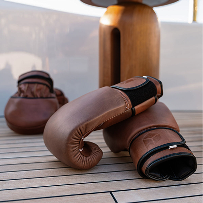 Leather boxing gloves and pads
